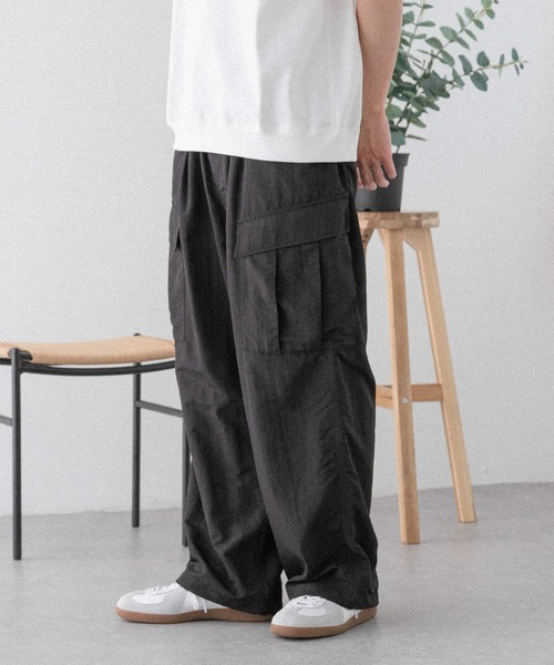 FORK&SPOON（フォークアンドスプーン）の「FORK&SPOON　ナイロンカーゴパンツ（カーゴパンツ・メンズ・ブラック/ベージュ・5/4）」の17枚目の写真