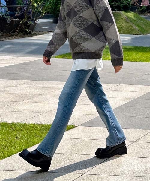 ASCLO（エジュクロ）の「【THE KLOBAL STAGE 韓国アイドル着用】ASCLO +5cm Sand Brush Denim Pants（デニムパンツ・メンズ・ブルー・SMALL/MEDIUM/LARGE）」の13枚目の写真
