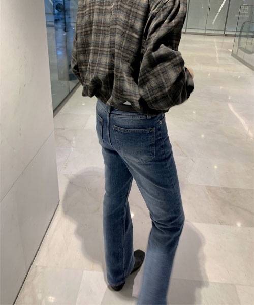 ASCLO（エジュクロ）の「【THE KLOBAL STAGE 韓国アイドル着用】ASCLO +5cm Sand Brush Denim Pants（デニムパンツ・メンズ・ブルー・SMALL/MEDIUM/LARGE）」の14枚目の写真