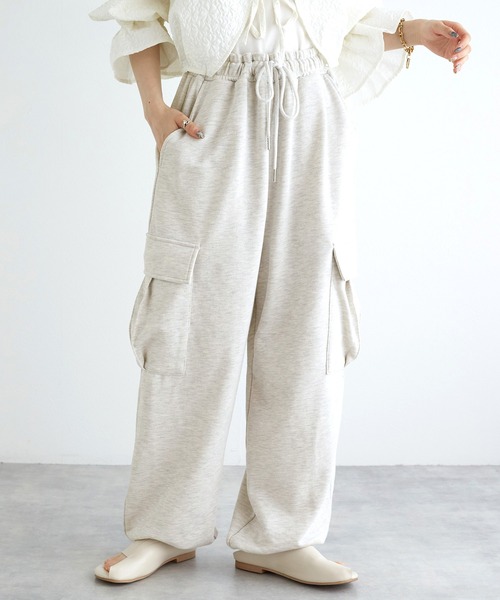 w closet(ダブルクローゼット)の「【セットアップ対応】スウェットカーゴパンツ(スウェットパンツ・レディース・アイボリー/ラベンダー/オートミール・FREE)」の2枚目の写真