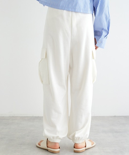 w closet(ダブルクローゼット)の「【セットアップ対応】スウェットカーゴパンツ(スウェットパンツ・レディース・アイボリー/ラベンダー/オートミール・FREE)」の8枚目の写真