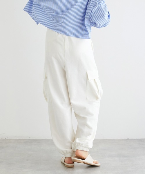 w closet(ダブルクローゼット)の「【セットアップ対応】スウェットカーゴパンツ(スウェットパンツ・レディース・アイボリー/ラベンダー/オートミール・FREE)」の4枚目の写真