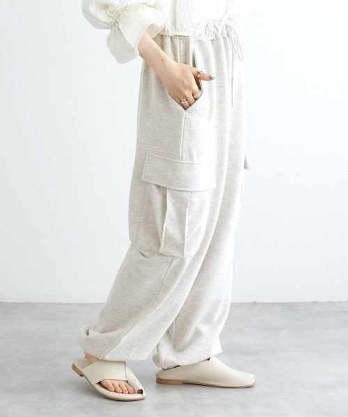 w closet(ダブルクローゼット)の「【セットアップ対応】スウェットカーゴパンツ(スウェットパンツ・レディース・アイボリー/ラベンダー/オートミール・FREE)」の18枚目の写真