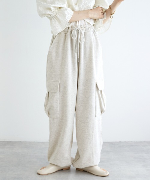 w closet(ダブルクローゼット)の「【セットアップ対応】スウェットカーゴパンツ(スウェットパンツ・レディース・アイボリー/ラベンダー/オートミール・FREE)」の14枚目の写真