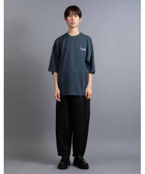 En serio TOKYO（エンソリオトーキョー）の「【ZOZO限定】冷感COOLダンボール 貼付けレターアート TEE（Tシャツ/カットソー・メンズ・ブラック/ダークブルー/ホワイト・M/L）」の10枚目の写真