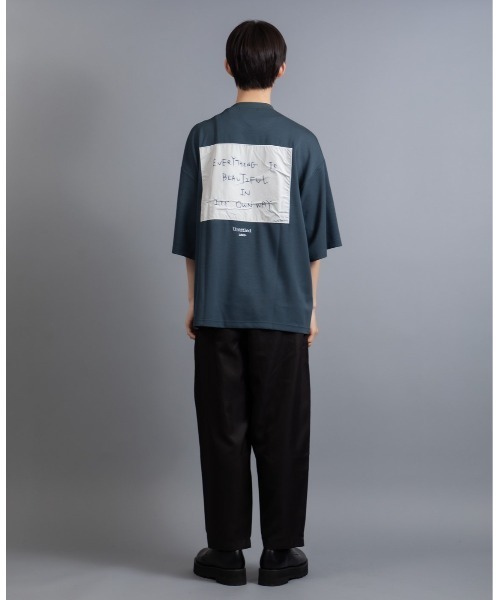 En serio TOKYO（エンソリオトーキョー）の「【ZOZO限定】冷感COOLダンボール 貼付けレターアート TEE（Tシャツ/カットソー・メンズ・ブラック/ダークブルー/ホワイト・M/L）」の12枚目の写真
