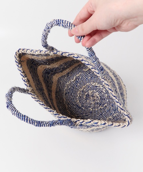 URBAN RESEARCH DOORS（アーバンリサーチドアーズ）の「アフリカンスクエア　サイザルボーダー柄バッグ（ハンドバッグ・レディース・ブルー系その他・FREE）」の6枚目の写真