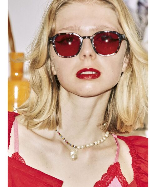 jouetie（ジュエティ）の「カラーレンズサングラス（サングラス・レディース・イエロー/レッド/ピンク/ブルー・FREE）」の4枚目の写真