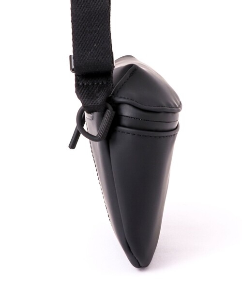 UCON ACROBATICS(ユーコンアクロバティックス)の「【UCON ACROBATICS/ユーコン・アクロバティックス】Jona Medium Bag(ショルダーバッグ・メンズ・ブラック/グレイッシュベージュ・FREE)」の3枚目の写真