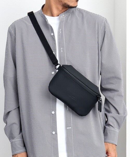 UCON ACROBATICS(ユーコンアクロバティックス)の「【UCON ACROBATICS/ユーコン・アクロバティックス】Jona Medium Bag(ショルダーバッグ・メンズ・ブラック/グレイッシュベージュ・FREE)」の16枚目の写真