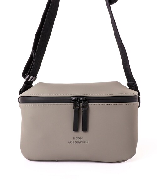 UCON ACROBATICS(ユーコンアクロバティックス)の「【UCON ACROBATICS/ユーコン・アクロバティックス】Jona Medium Bag(ショルダーバッグ・メンズ・ブラック/グレイッシュベージュ・FREE)」の11枚目の写真