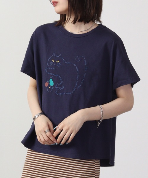 Emago（イマゴ）の「EMAGO ロゴネコ刺繍ドルマンT 半袖（Tシャツ/カットソー・レディース・ホワイト×グレー/レッド/ネイビー・FREE）」の13枚目の写真
