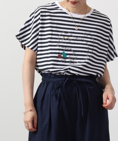 Emago（イマゴ）の「EMAGO ロゴネコ刺繍ドルマンT 半袖（Tシャツ/カットソー・レディース・ホワイト×グレー/レッド/ネイビー・FREE）」の6枚目の写真