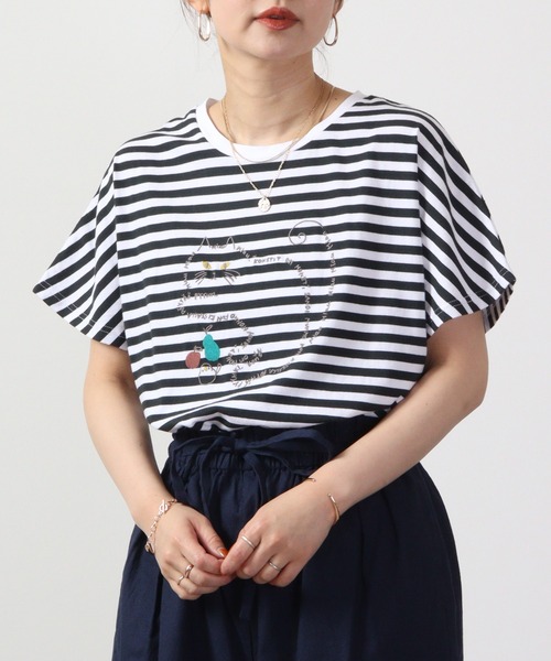 Emago（イマゴ）の「EMAGO ロゴネコ刺繍ドルマンT 半袖（Tシャツ/カットソー・レディース・ホワイト×グレー/レッド/ネイビー・FREE）」の5枚目の写真