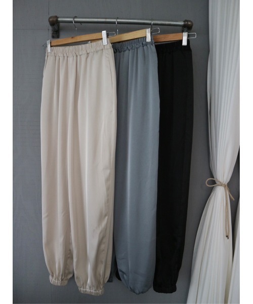 TRUNC(トランクエイティーエイト)の「Satin Parachute Pants(その他パンツ・レディース・アイボリー/グレー/ブラック・FREE)」の21枚目の写真