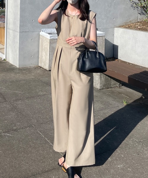 JUNOAH（ジュノア）の「ジップアップウエストタックサロペット（サロペット/オーバーオール・レディース・ブラウン/ライトベージュ/ブラック・X-LARGE/MEDIUM/LARGE）」の7枚目の写真