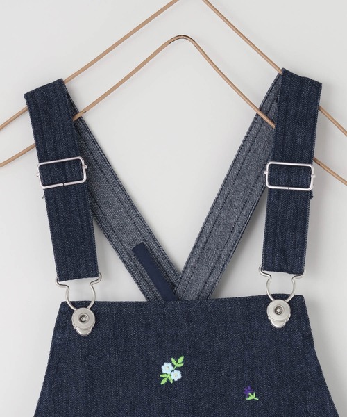 LOWRYS FARM（ローリーズファーム）の「シシュウティアードジャンバースカート　977093（ジャンパースカート・キッズ・ブラック/ネイビー・110cm/120cm/130cm/140cm/150cm）」の5枚目の写真