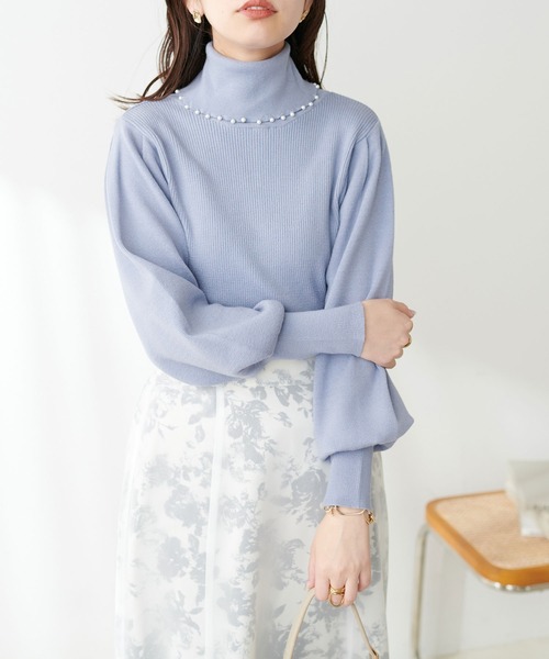 natural couture(ナチュラルクチュール)の「WEB限定/osono衿にもなる2WAYパールタートル(ニット/セーター・レディース・オフホワイト/ブラック/サックスブルー/モカ・FREE)」の17枚目の写真