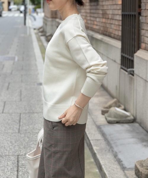 FORK&SPOON(フォークアンドスプーン)の「『洗濯可』FORK&SPOON ウーステッドヤーンクルーネックニット(ニット/セーター・レディース・ブルー系その他/レッド/ブラック系その他/アイボリー・1)」の14枚目の写真