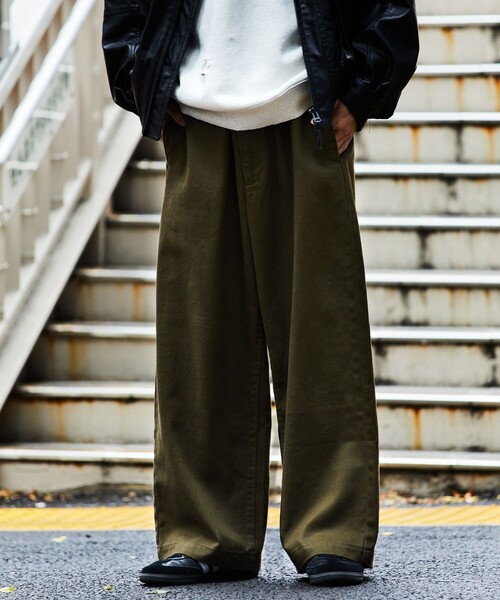 FREAK'S STORE（フリークスストア）の「FREAK’S STORE/フリークスストア ストレートシルエット ワイドチノパンツ（チノパンツ・メンズ・ブラック/オリーブ/ベージュ・LARGE/MEDIUM）」の3枚目の写真