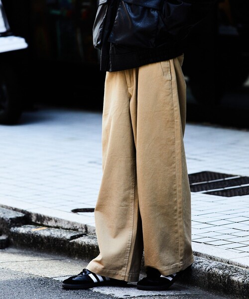 FREAK'S STORE（フリークスストア）の「FREAK’S STORE/フリークスストア ストレートシルエット ワイドチノパンツ（チノパンツ・メンズ・ブラック/オリーブ/ベージュ・LARGE/MEDIUM）」の18枚目の写真