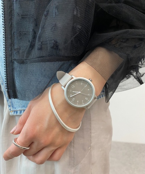 Three Four Time（ｽﾘｰﾌｫｰﾀｲﾑ）の「スマートシリコンウォッチ(3気圧防水)　/　時計（アナログ腕時計・レディース・ベージュ/ブラック/グレー・FREE）」の8枚目の写真