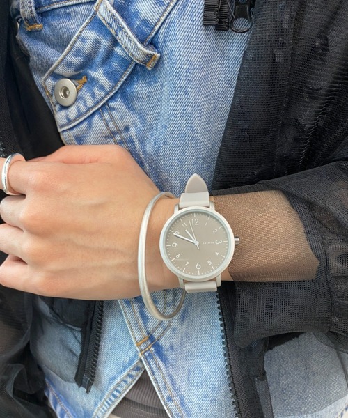 Three Four Time（ｽﾘｰﾌｫｰﾀｲﾑ）の「スマートシリコンウォッチ(3気圧防水)　/　時計（アナログ腕時計・レディース・ベージュ/ブラック/グレー・FREE）」の9枚目の写真