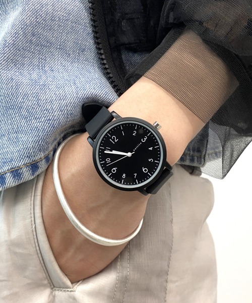 Three Four Time（ｽﾘｰﾌｫｰﾀｲﾑ）の「スマートシリコンウォッチ(3気圧防水)　/　時計（アナログ腕時計・レディース・ベージュ/ブラック/グレー・FREE）」の6枚目の写真