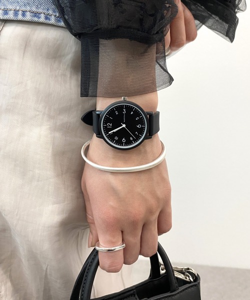 Three Four Time（ｽﾘｰﾌｫｰﾀｲﾑ）の「スマートシリコンウォッチ(3気圧防水)　/　時計（アナログ腕時計・レディース・ベージュ/ブラック/グレー・FREE）」の7枚目の写真