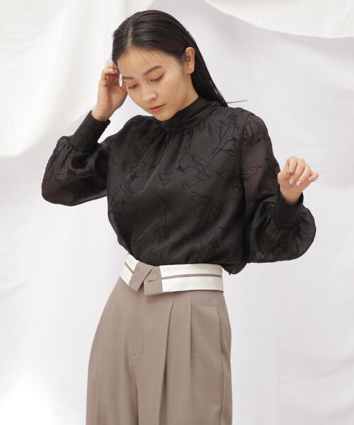 JILL by JILL STUART(ジルバイジルスチュアート)の「◇2wayボウタイフラワーフロッキーブラウス(シャツ/ブラウス・レディース・ブラック/ホワイト系その他・FREE)」の5枚目の写真