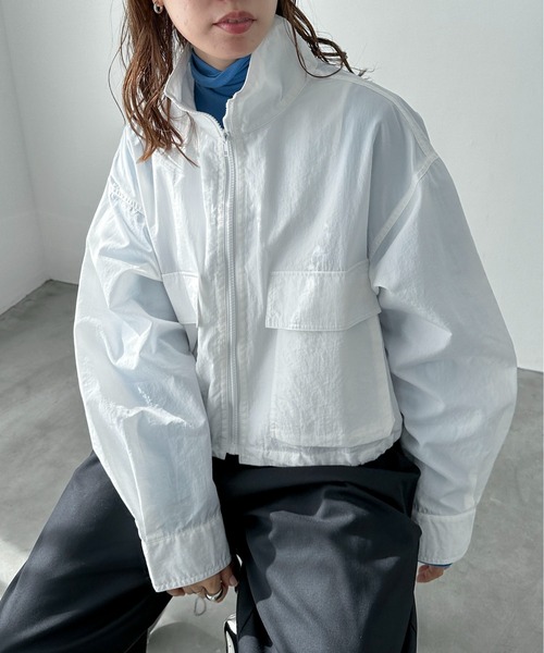 feepur(フェピュール)の「ナイロンクロップドトラックジャケット(ナイロンジャケット・レディース・オフホワイト/ブラック・MEDIUM)」の2枚目の写真