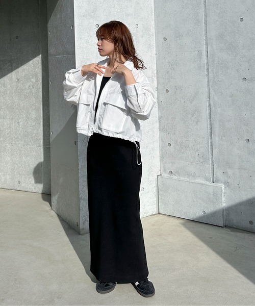 feepur(フェピュール)の「ナイロンクロップドトラックジャケット(ナイロンジャケット・レディース・オフホワイト/ブラック・MEDIUM)」の4枚目の写真