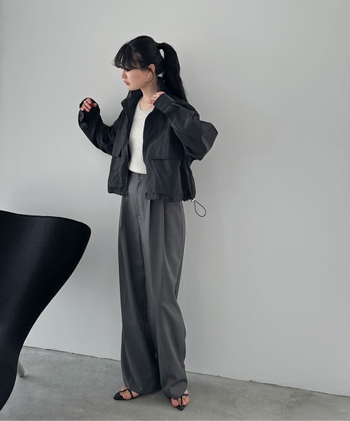 feepur(フェピュール)の「ナイロンクロップドトラックジャケット(ナイロンジャケット・レディース・オフホワイト/ブラック・MEDIUM)」の18枚目の写真