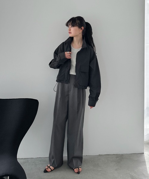 feepur(フェピュール)の「ナイロンクロップドトラックジャケット(ナイロンジャケット・レディース・オフホワイト/ブラック・MEDIUM)」の19枚目の写真