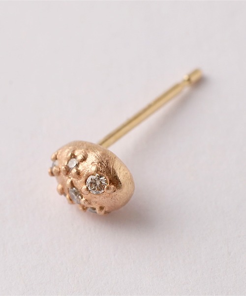 【SIENA ROSE】　【廃番】 ecru・スタッドピアス　K10 SIENA ROSE（シエナロゼ）の「【廃番】ecru・スタッドピアス（ピアス