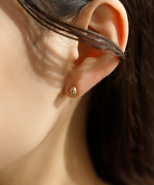 【SIENA ROSE】　【廃番】 ecru・スタッドピアス　K10 SIENA ROSE（シエナロゼ）の「【廃番】ecru・スタッドピアス（ピアス