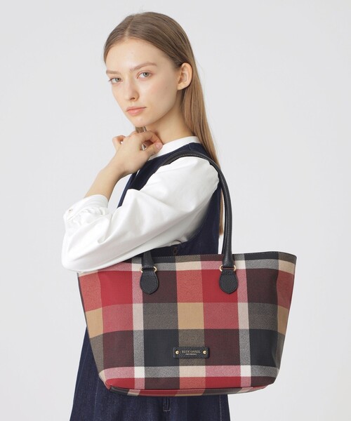 BLUE LABEL CRESTBRIDGE（ブルーレーベルクレストブリッジ）の 