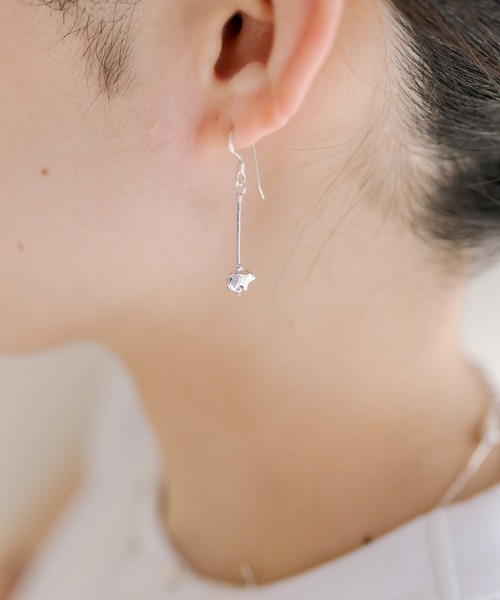 ear PAPILLONNER イアパピヨネ CZ ピアス シルバー ear PAPILLONNER（イアパピヨネ）の「小鳩ピアス（ピアス（両耳