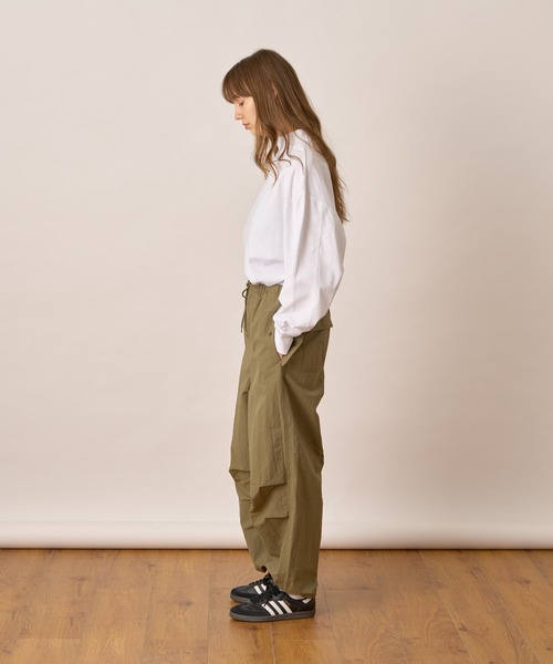 ALLUMER（アリュメール）の「ドルマンスリーブモックネックTシャツ（Tシャツ/カットソー・レディース・ブラック/ホワイト・1）」の11枚目の写真