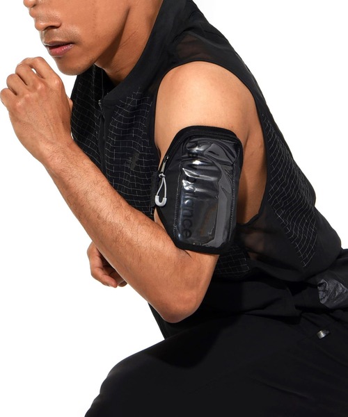 NEW BALANCE(ニューバランス)の「アームポーチ(ポーチ・メンズ・ブラック・ONE SIZE)」の6枚目の写真