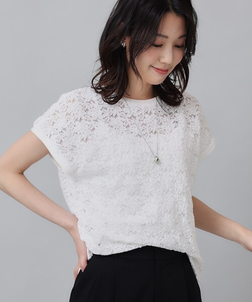UNTITLED(アンタイトル)の「◆【華やか/ストレッチ/スーツインナー】シュリンクレース(Tシャツ/カットソー・レディース・オフホワイト/ブラック・00/02/04/44/48/50)」の2枚目の写真