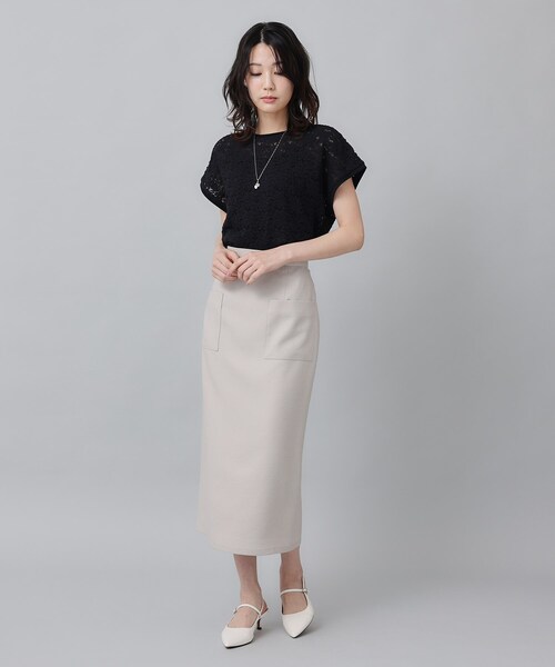 UNTITLED(アンタイトル)の「◆【華やか/ストレッチ/スーツインナー】シュリンクレース(Tシャツ/カットソー・レディース・オフホワイト/ブラック・00/02/04/44/48/50)」の12枚目の写真