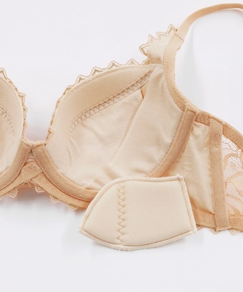 ANNEBRA（アンブラ）の「Heart デコルテメイクブラジャー（ブラジャー・レディース・クリーム/シャーベット・B70/B75/C70/C75/C80/D70/D75/D80/E70/E75/E80/F70/F75/G70/G75）」の10枚目の写真