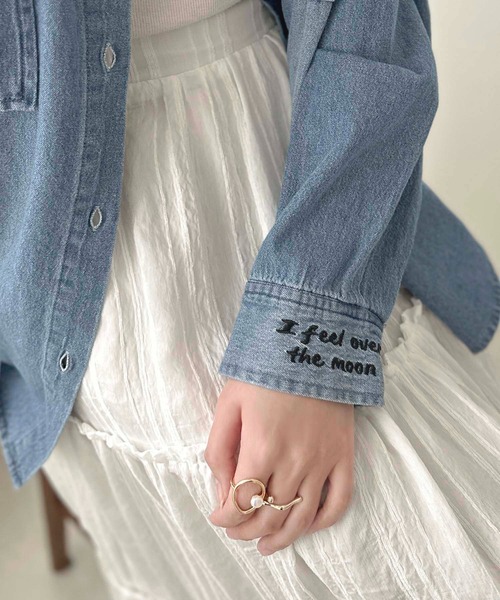 apres jour clair(アプレジュールクレア)の「【apres jour clair】刺繍デザインデニムシャツ【ZOZOTOWN限定アイテム】(シャツ/ブラウス・レディース・ブラック/ライトブルー・X-LARGE/フリー)」の19枚目の写真