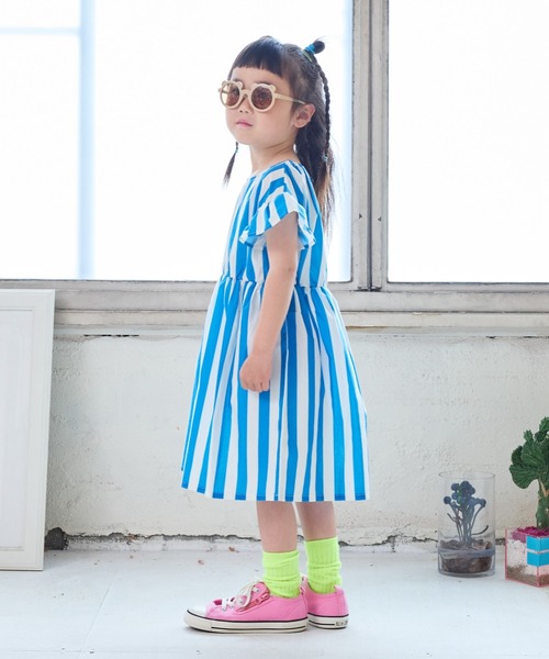 LSP WOW（エルエスピーワオ）の「【LSP WOW!】ガールズ総柄ワンピース（80～130cm）（ワンピース・キッズ・ブラック系2/ブルー/イエロー/ブラック系1/ホワイト系2/ホワイト系1/ブラック系3/グリーン・80/90/100/110/120/130）」の9枚目の写真