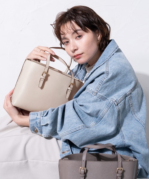 mieno（ミエノ）の「[mieno]本革レザーハンドバッグ（ハンドバッグ・レディース・ブラック/ウッド/キャメル/レッド/ライトベージュ/スモークピンク・FREE）」の8枚目の写真