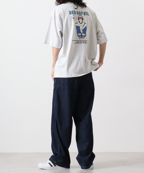 Red Cap Girl(レッドキャプガール)の「REDCAPGIRL 天竺 バックプリント ルーズシルエット半袖Tシャツ(Tシャツ/カットソー・メンズ・ホワイト/ブラック/アッシュグレー/ブルー・L/M)」の5枚目の写真