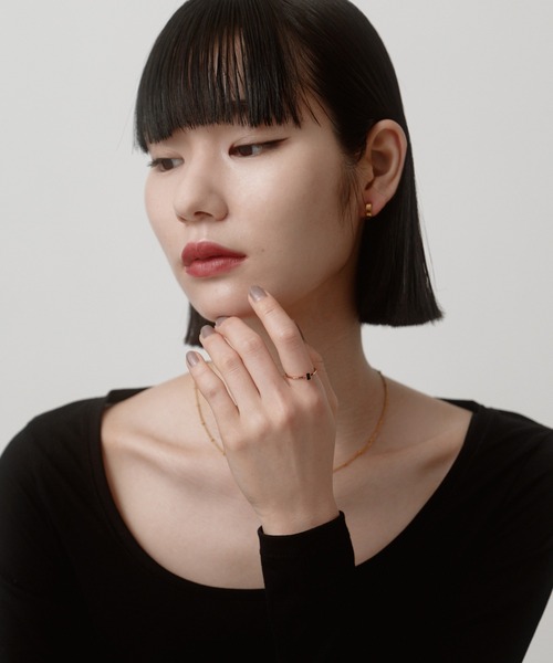 novice（ノーヴィス）の「【novice】Rectangle Stone Motif Ring［Stainless］（リング・レディース・ゴールド/シルバー・FREE）」の5枚目の写真