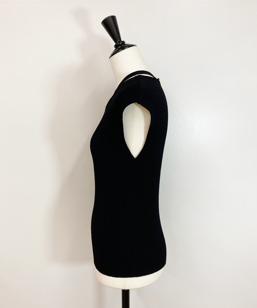 NOELA(ノエラ)の「クロスストラップノースリニット(ニット/セーター・レディース・ブラック/グレー/ブラウン・フリー)」の12枚目の写真