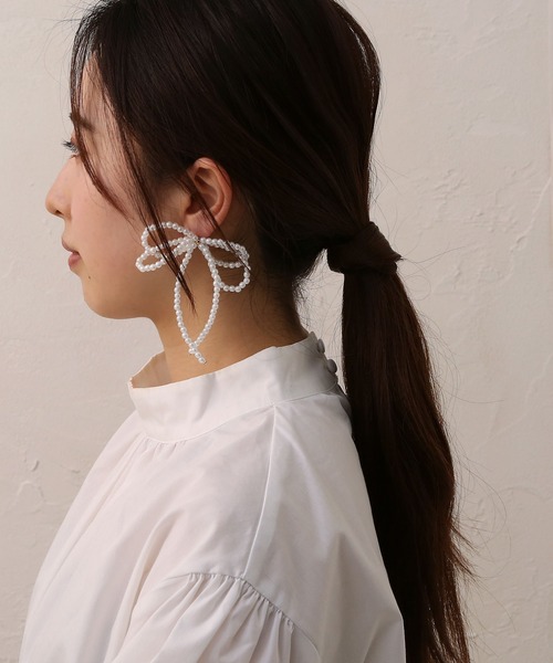 ボリュームパールリボンイヤリング（イヤリング）｜colleca la